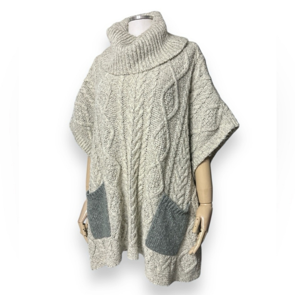 LED LUXE ESSENTIALS DENIM Cable Knit Turtleneck Poncho Cape Contrast Pockets